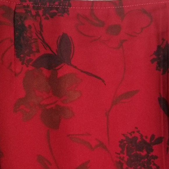 A-line light weight shear skirt. - Picture 2 of 6